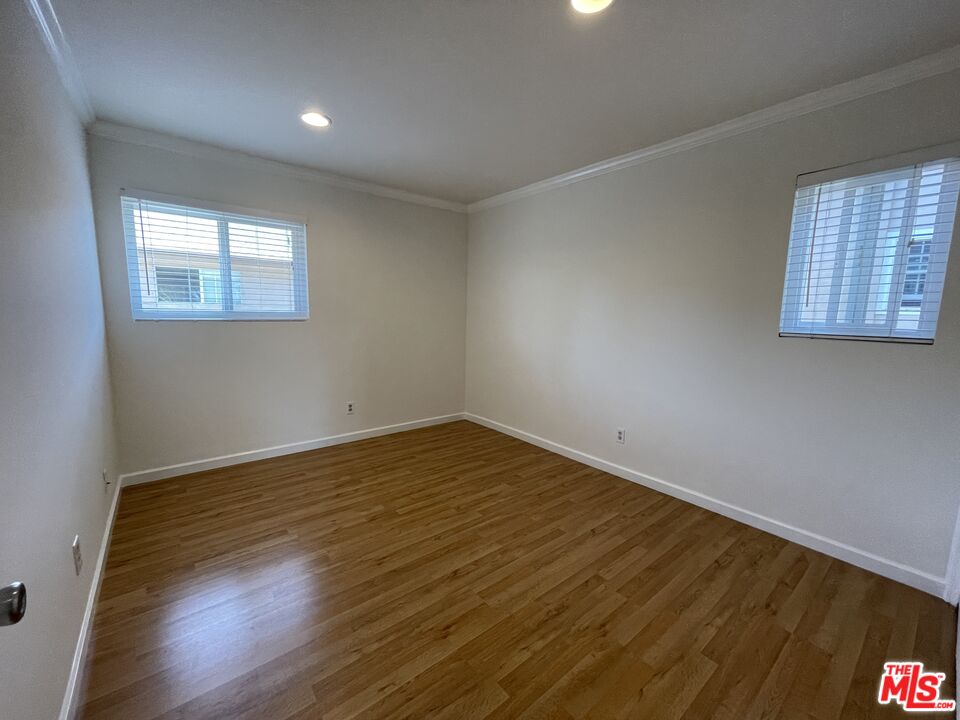 5215 S Sepulveda Blvd Unit: 4F