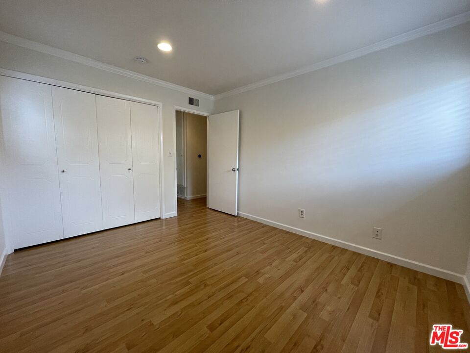 5215 S Sepulveda Blvd Unit: 4F