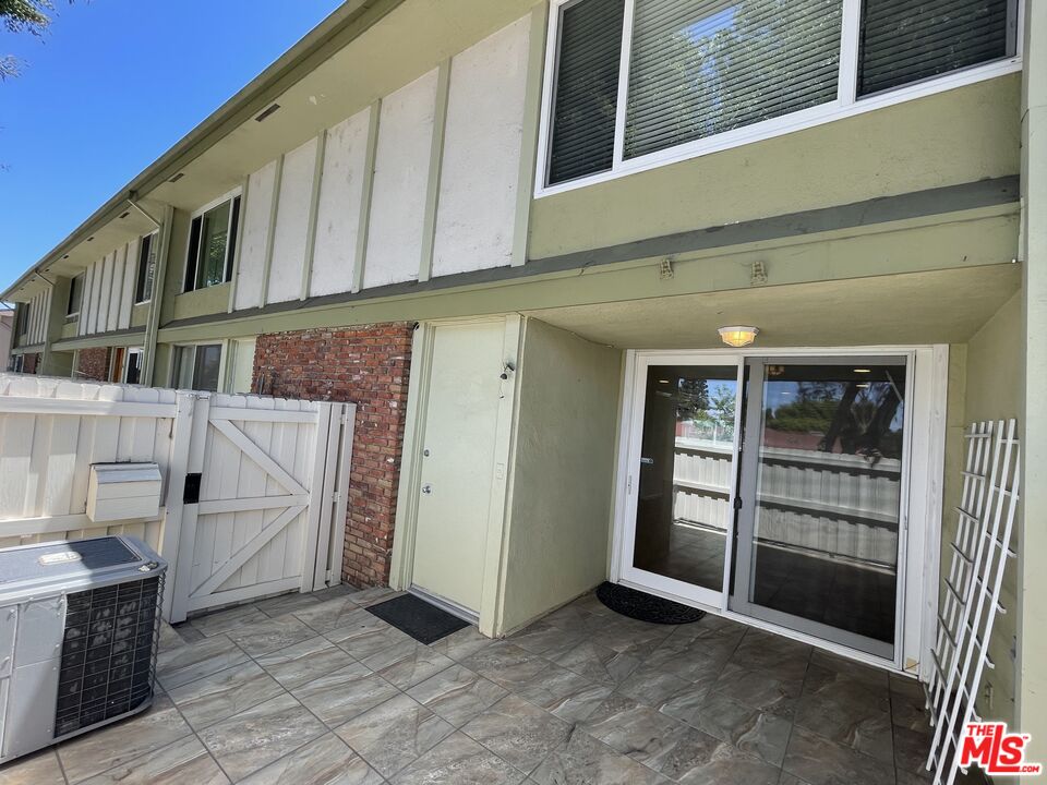 5215 S Sepulveda Blvd Unit: 4F