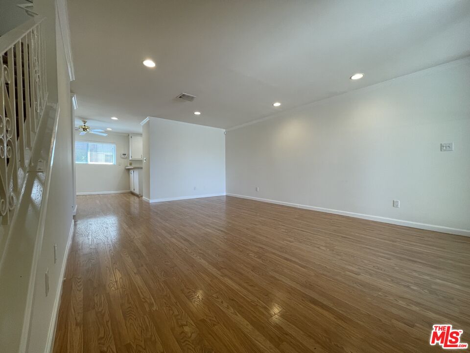 5215 S Sepulveda Blvd Unit: 4F