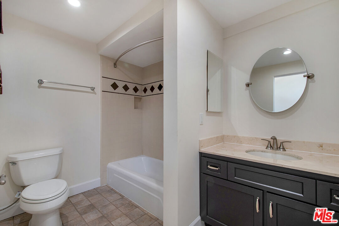 4758 La Villa Marina Unit: B