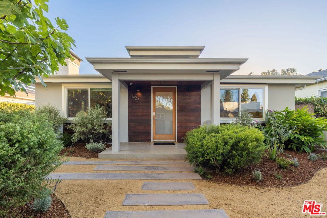 3427 Sherbourne Dr