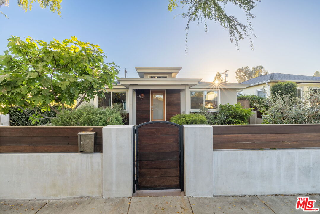 3427 Sherbourne Dr