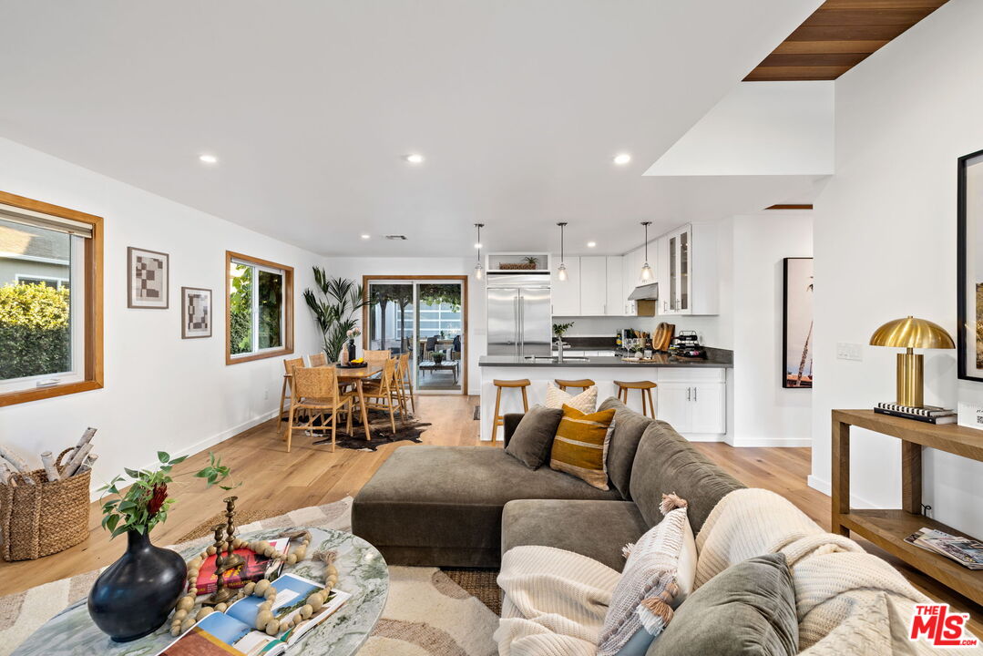 3427 Sherbourne Dr