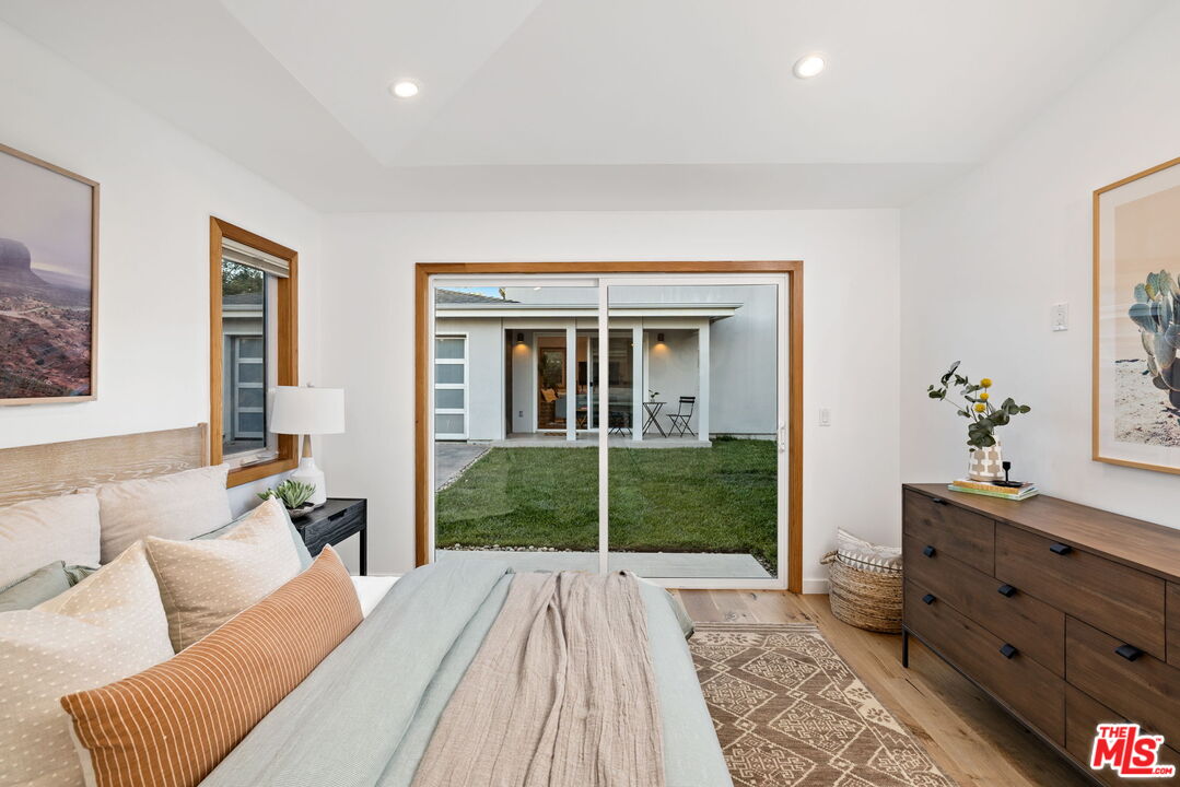 3427 Sherbourne Dr