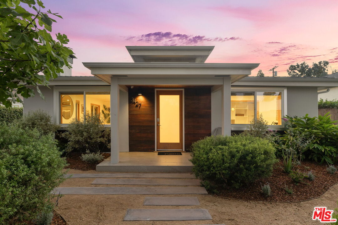 3427 Sherbourne Dr