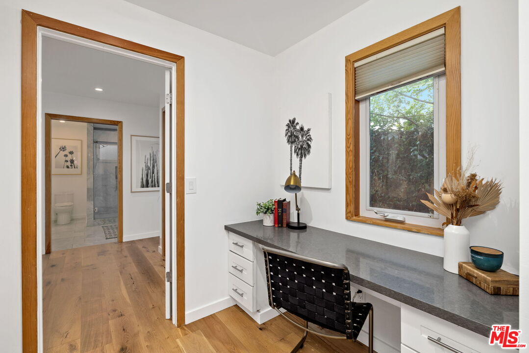 3427 Sherbourne Dr