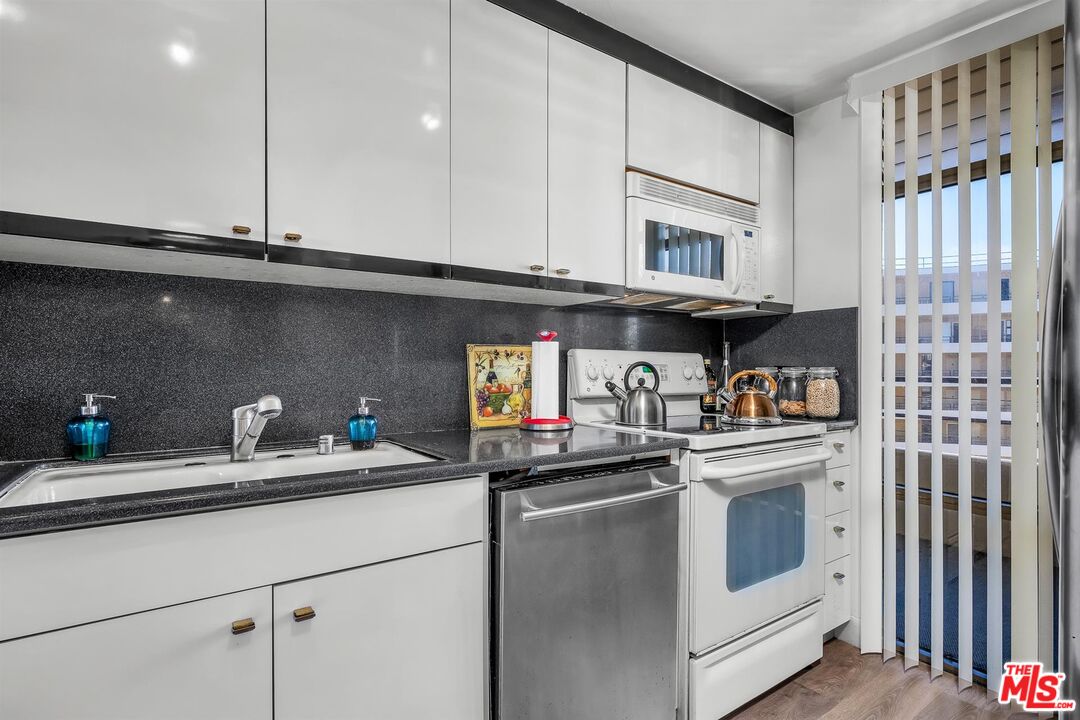 4267 Marina City Dr Unit: 1110