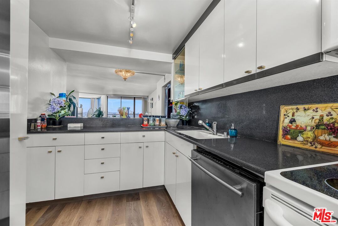 4267 Marina City Dr Unit: 1110