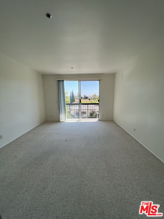 1851 Holmby Ave Unit: 302