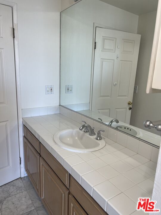 1851 Holmby Ave Unit: 302