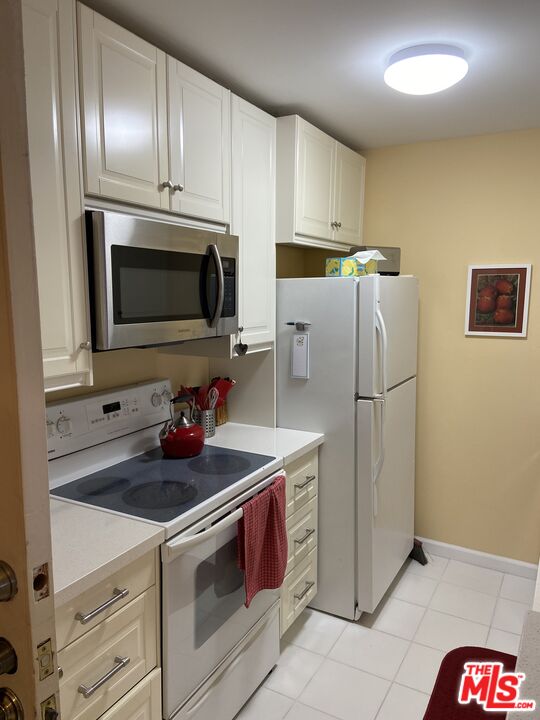 7777 W 91st St Unit: E2144