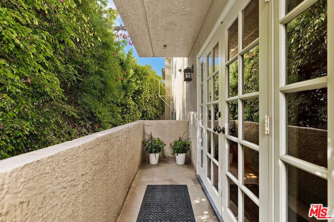 1731 Barry Ave Unit: 110