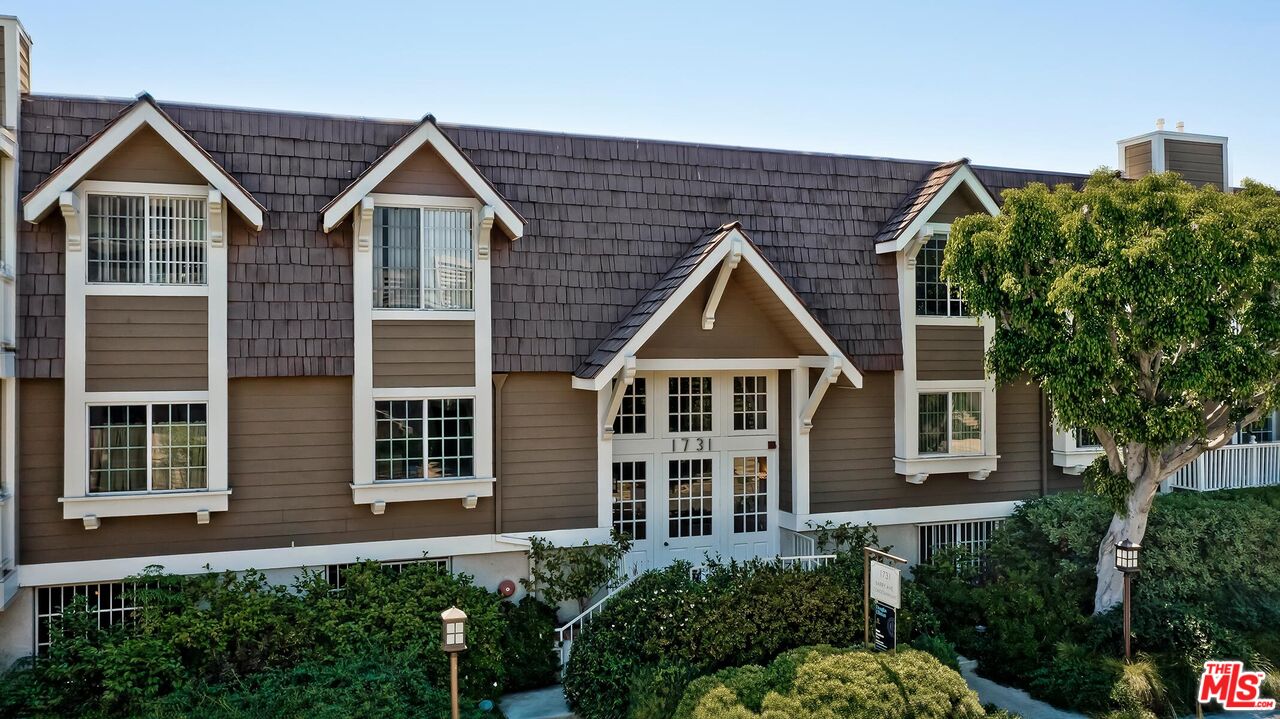1731 Barry Ave Unit: 110