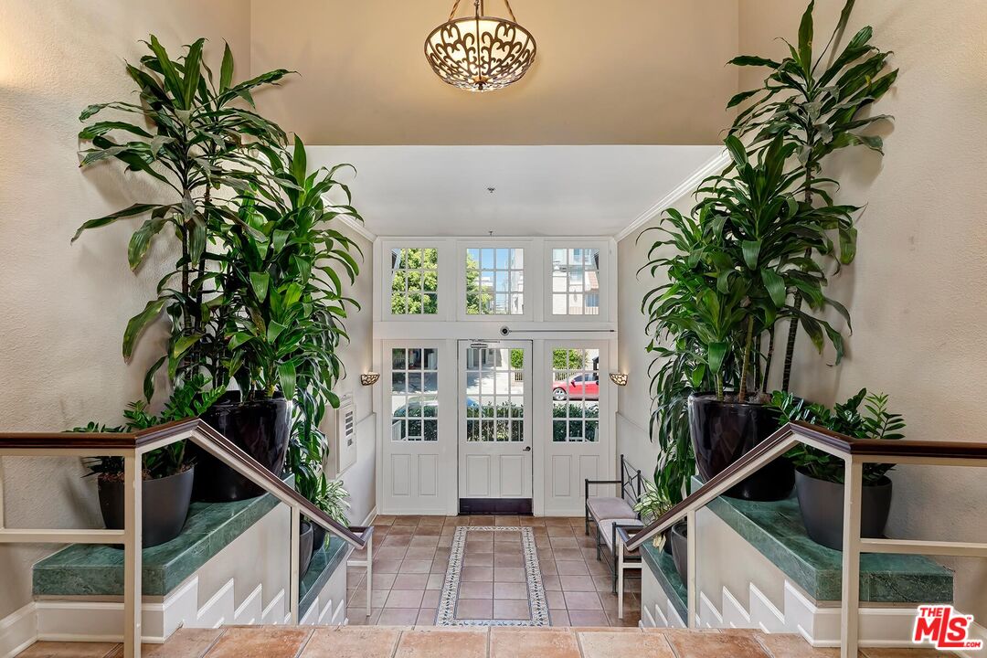 1731 Barry Ave Unit: 110