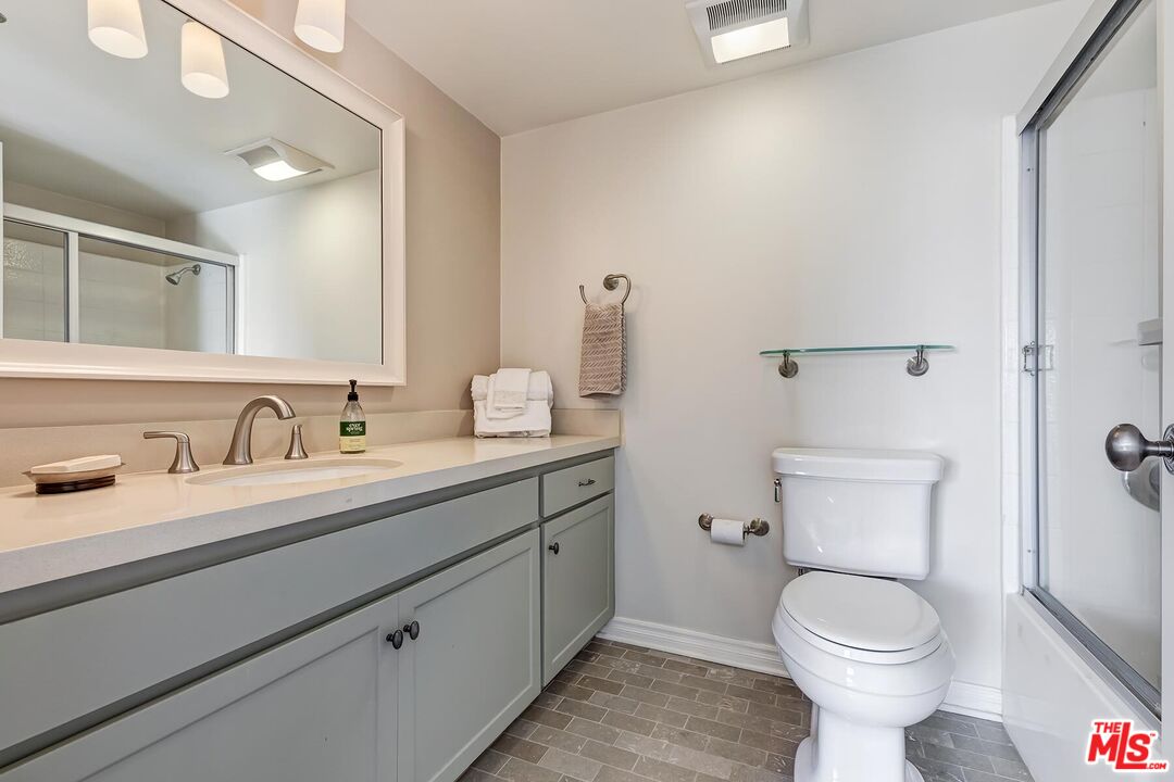 1731 Barry Ave Unit: 110