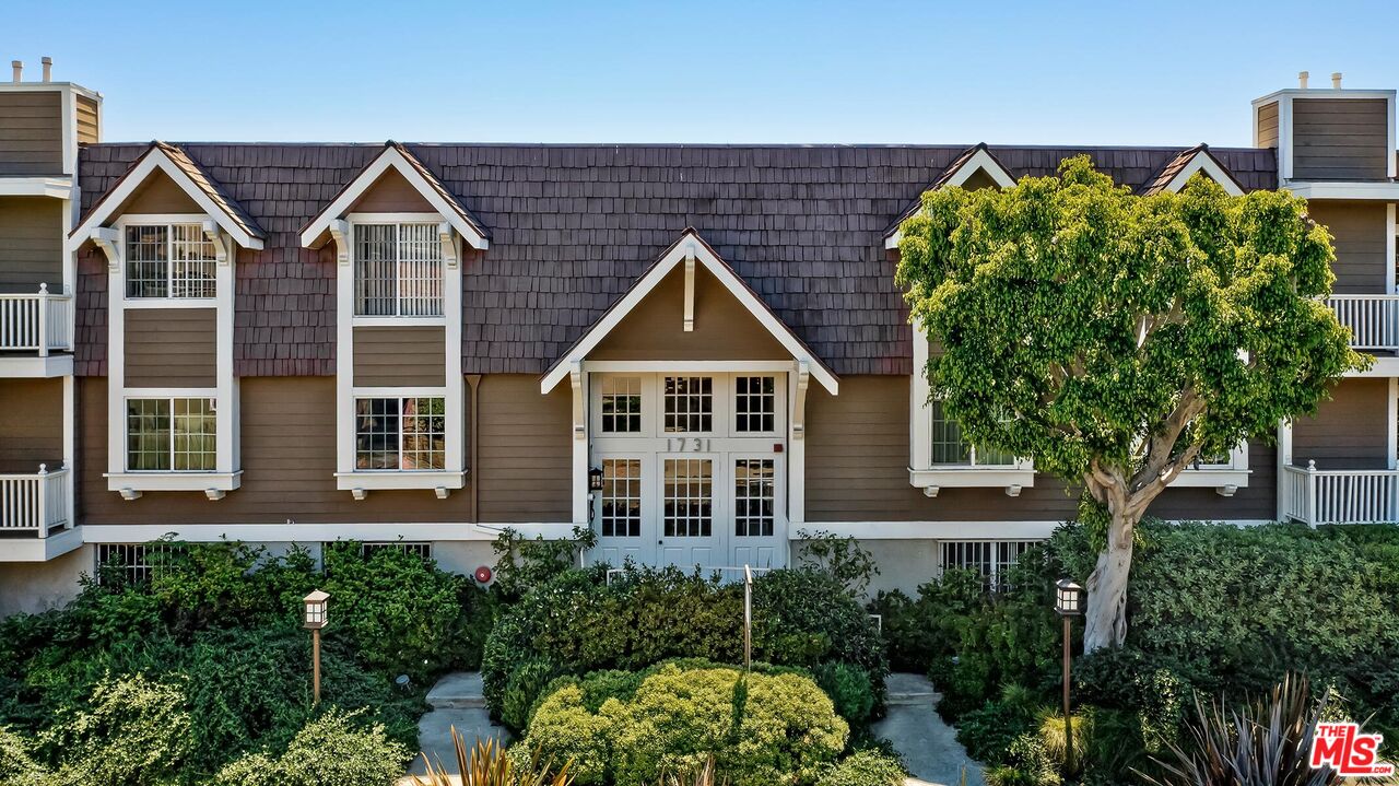 1731 Barry Ave Unit: 110