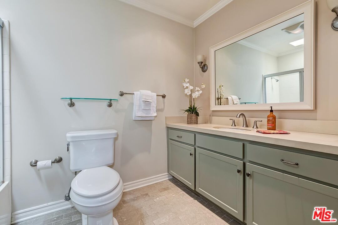 1731 Barry Ave Unit: 110