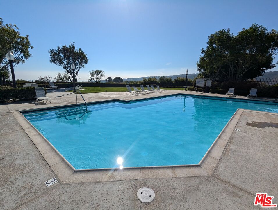 9 Campton Pl