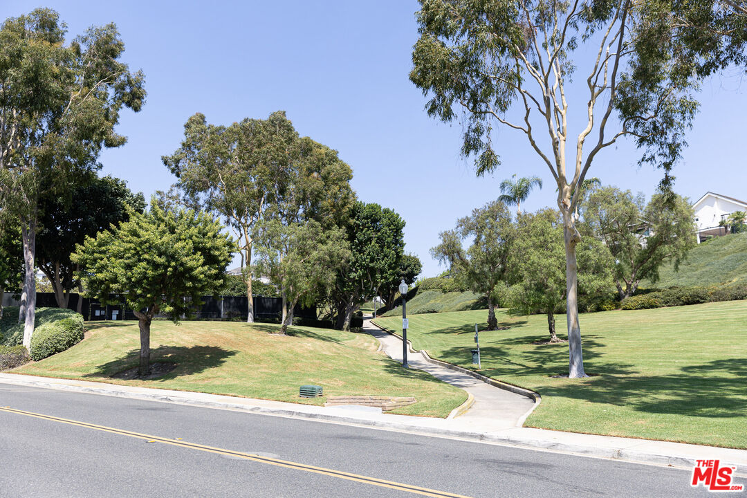 9 Campton Pl