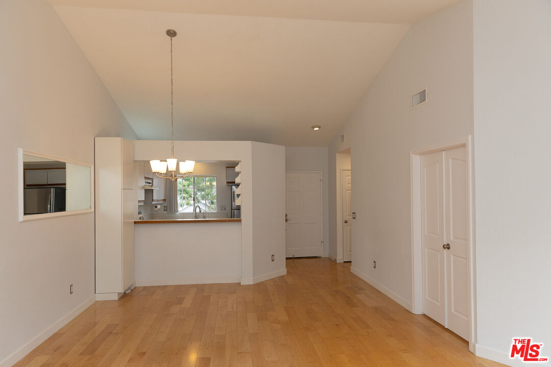 9 Campton Pl