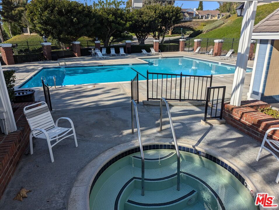 9 Campton Pl