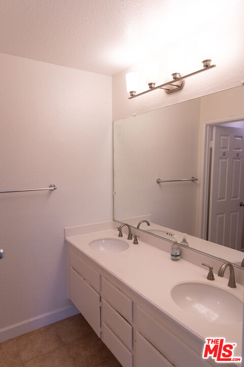 9 Campton Pl