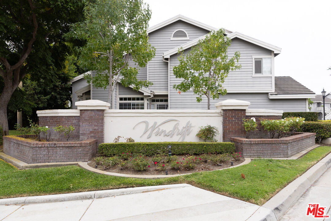 9 Campton Pl