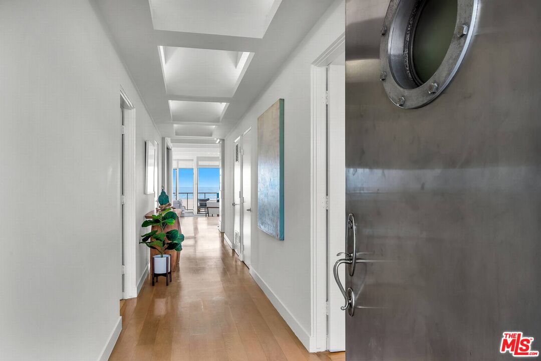 1 Spinnaker St Unit: 8