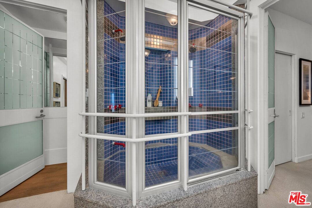 1 Spinnaker St Unit: 8