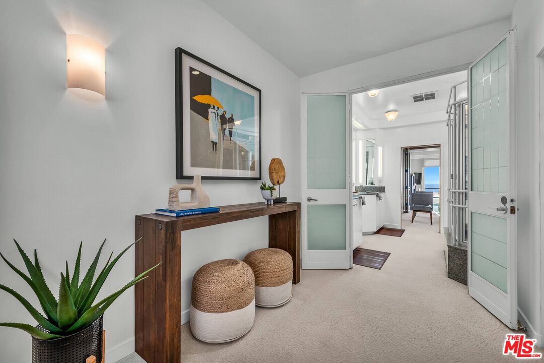 1 Spinnaker St Unit: 8