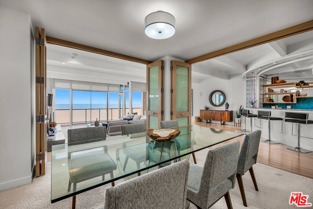 1 Spinnaker St Unit: 8
