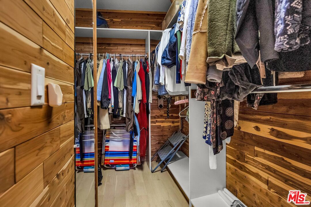 1 Spinnaker St Unit: 8