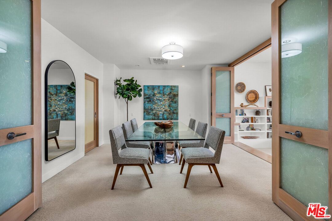 1 Spinnaker St Unit: 8