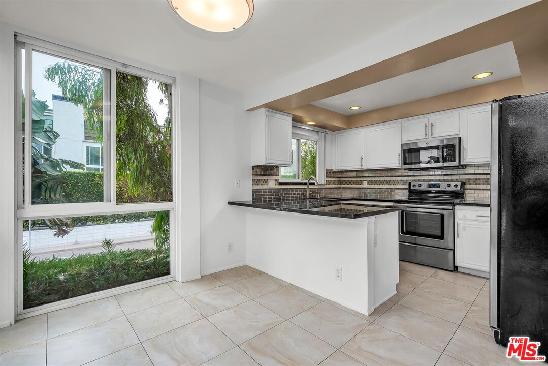 30 Driftwood St Unit: 2