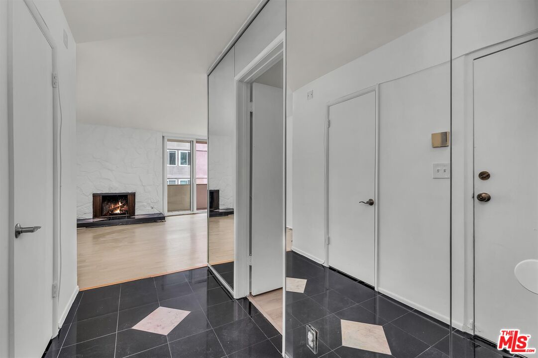 30 Driftwood St Unit: 2