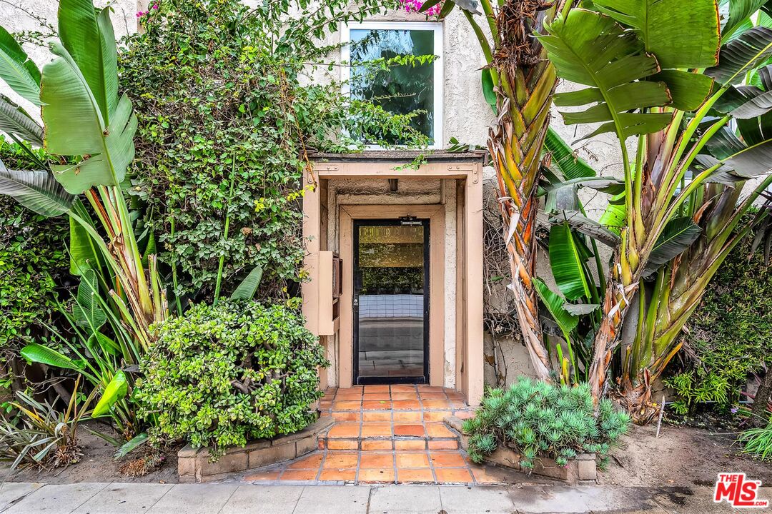 30 Driftwood St Unit: 2