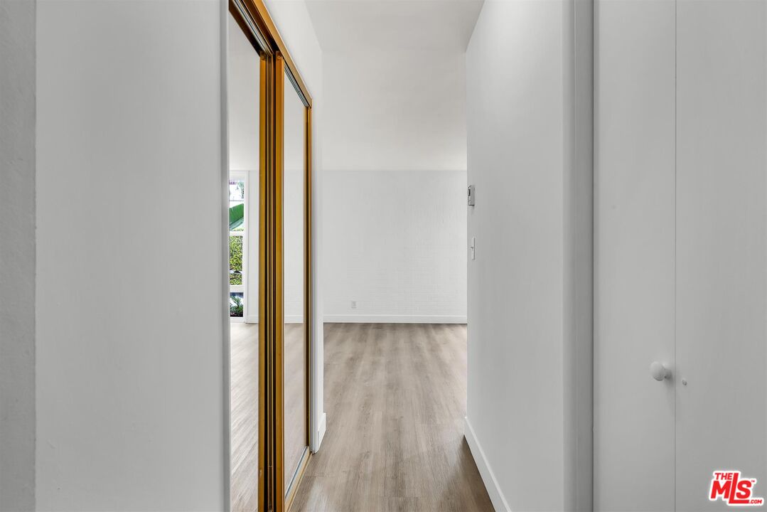 30 Driftwood St Unit: 2