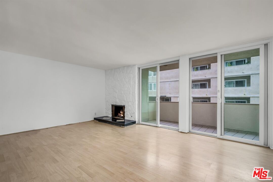 30 Driftwood St Unit: 2