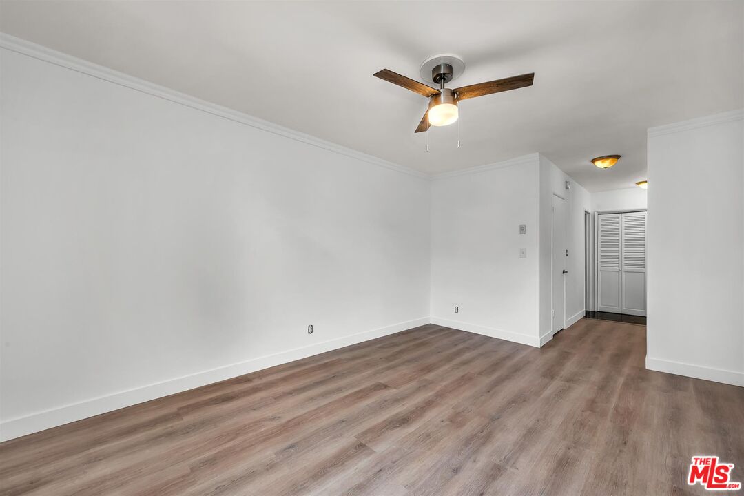 30 Driftwood St Unit: 2