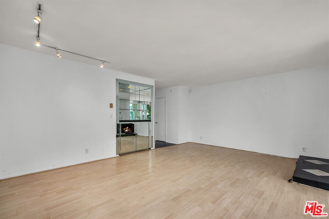 30 Driftwood St Unit: 2