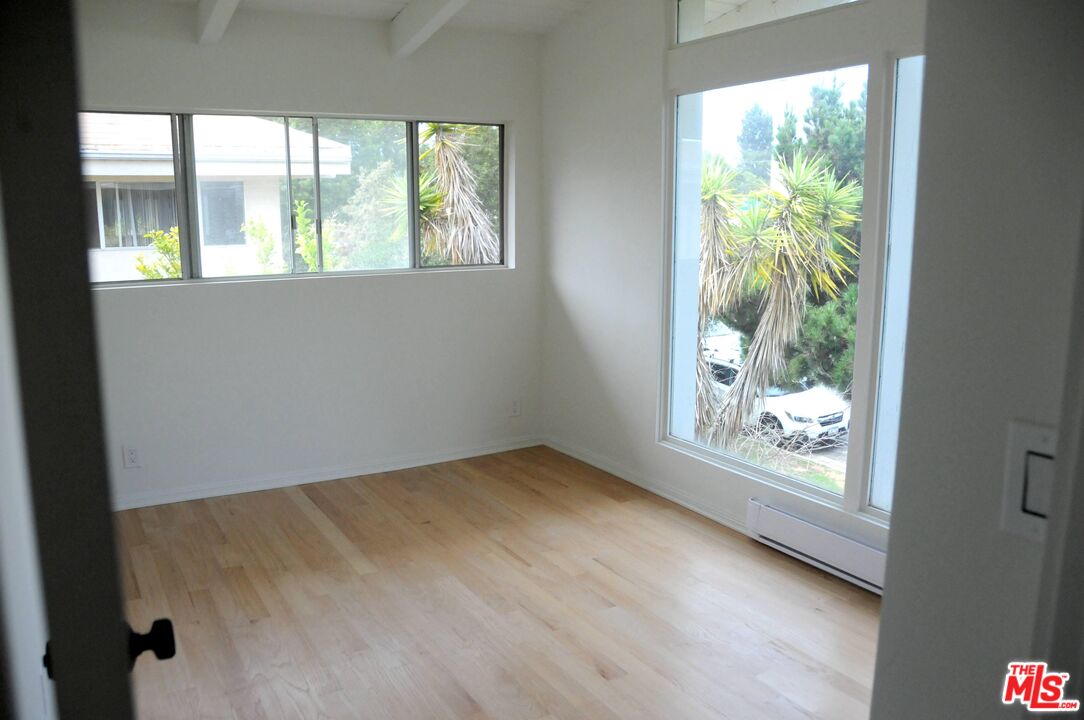 638 Lincoln Blvd Unit: 1