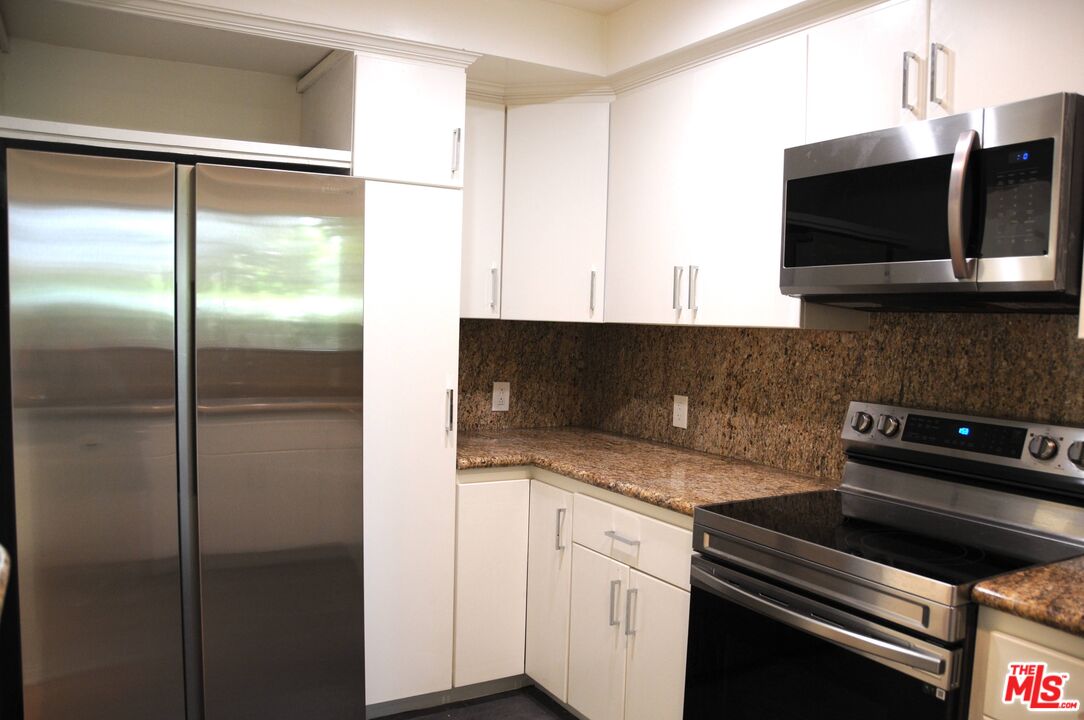 638 Lincoln Blvd Unit: 1