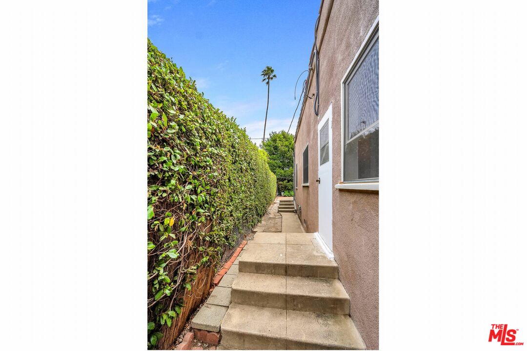 708 Boccaccio Ave