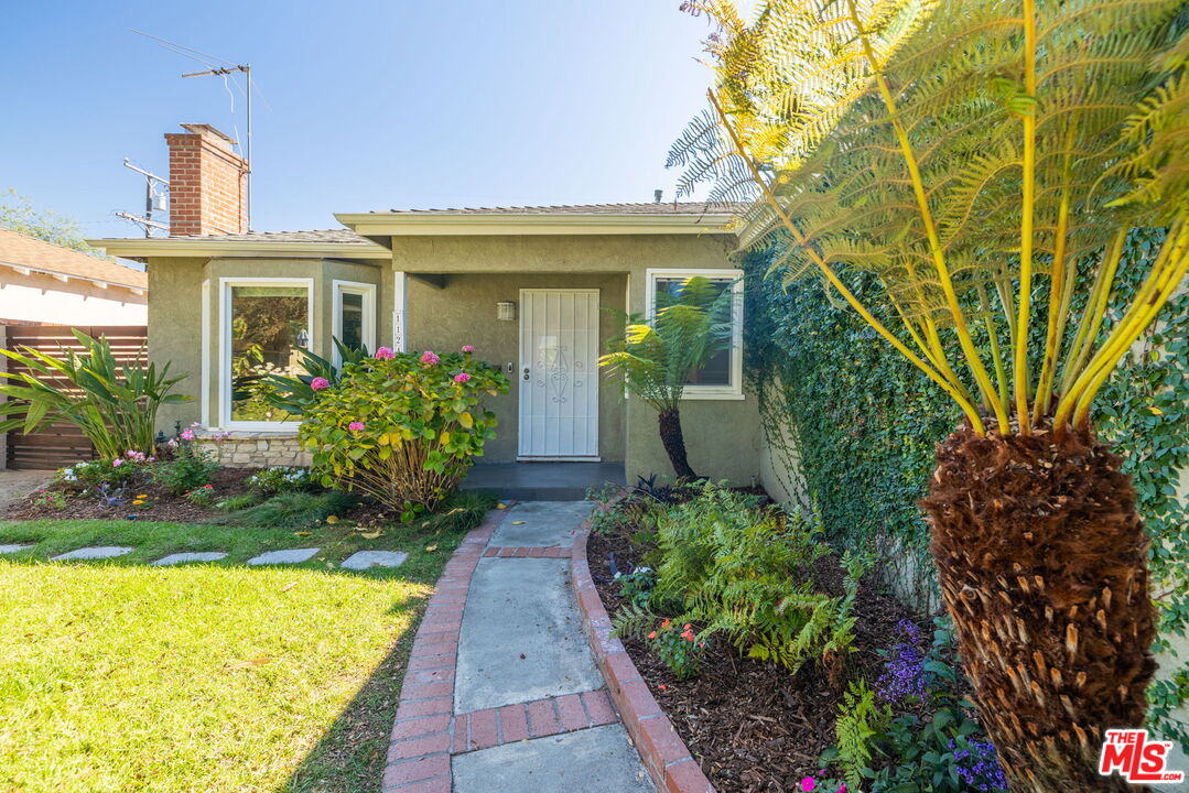 11242 Braddock Dr