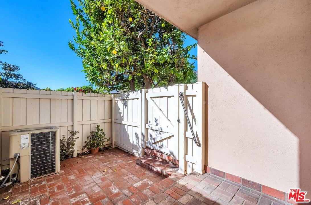 5215 S Sepulveda Blvd Unit: 18D