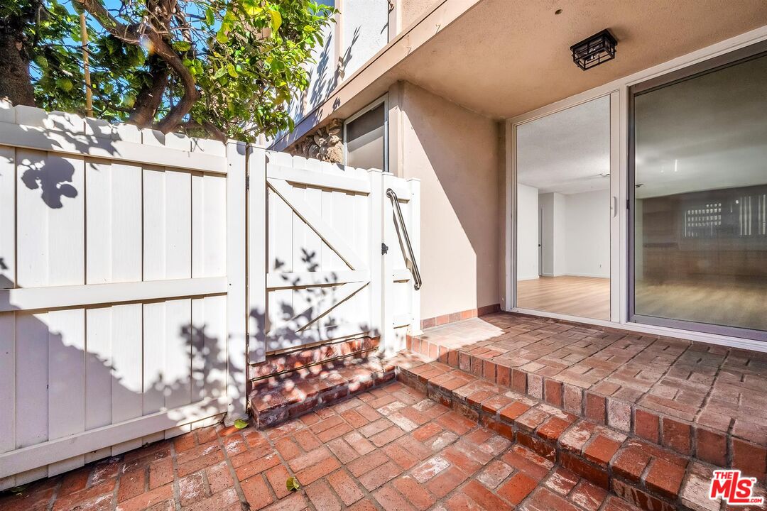 5215 S Sepulveda Blvd Unit: 18D