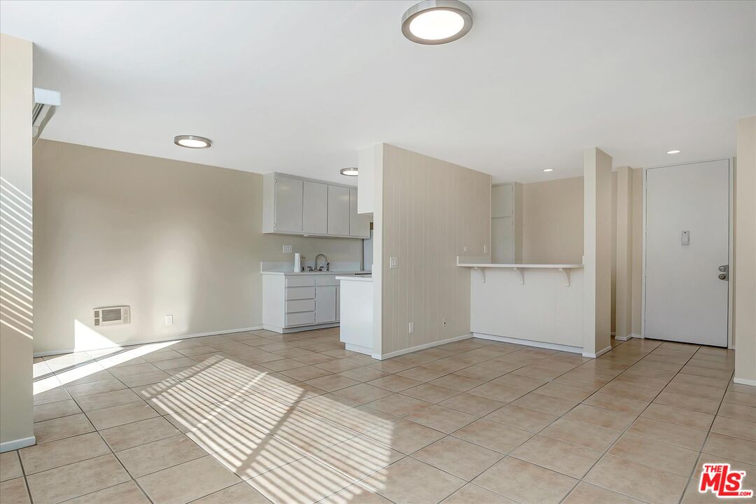 5950 Canterbury Dr Unit: C215
