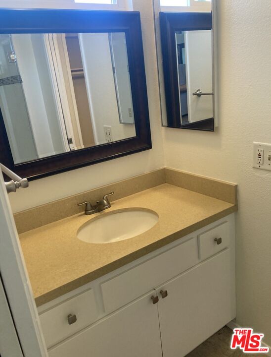 3845 Westwood Blvd Unit: 1