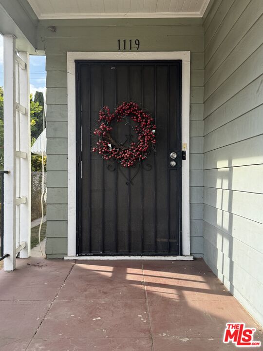 1119 N Heliotrope Dr